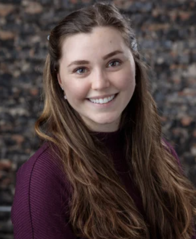 Isabelle Schellenger Headshot