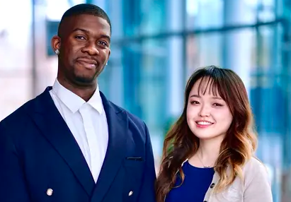 student portraits from Yale SOM