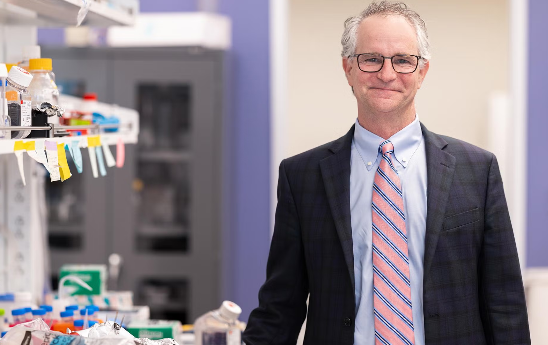 Mike Crair portrait in a lab